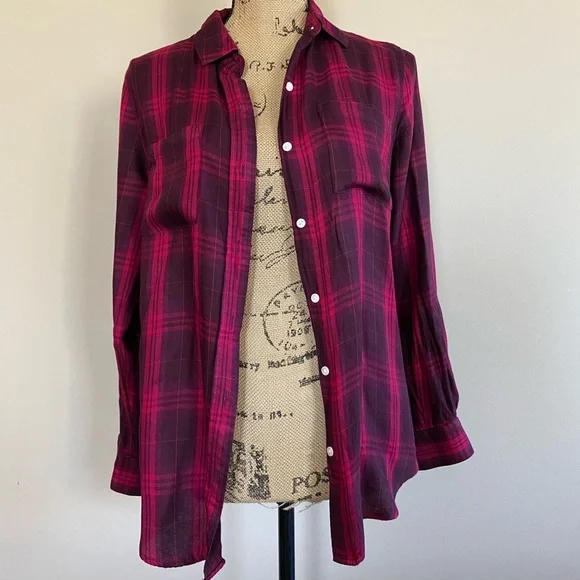•Banana Republic•boyfriend fit plaid button top - Picture 3 of 8